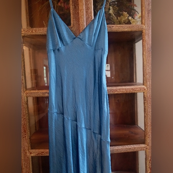 Here Comes The Sun Downtown Cami Strap Front Split Midi Dress NWT Size Large - Picture 6 of 10